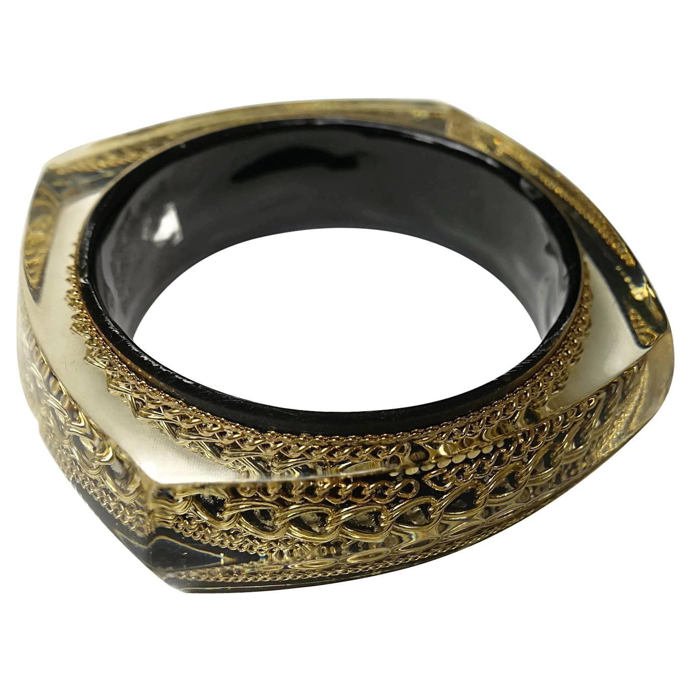 Lucite and Goldtone Vintage Bangle Bracelet