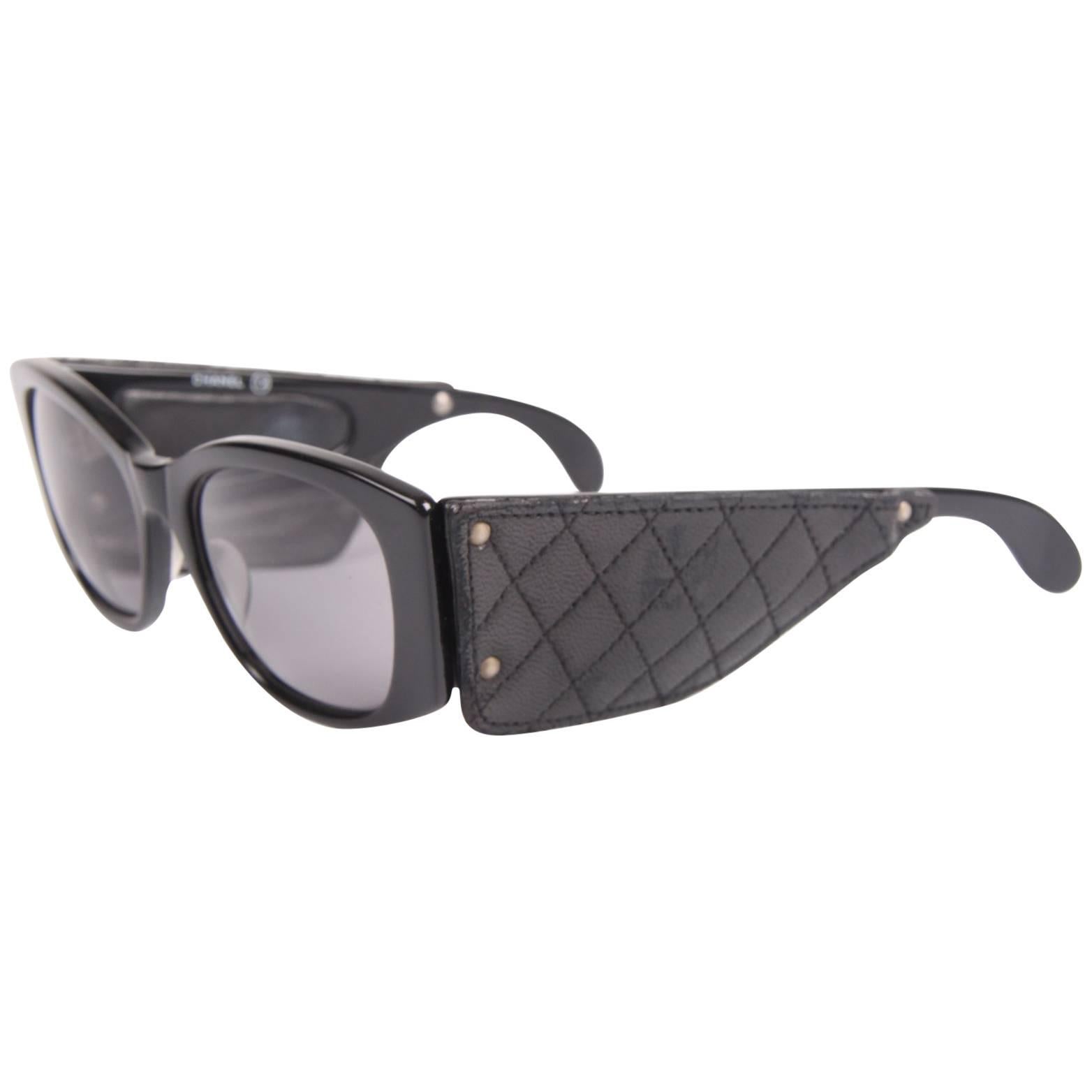 Vintage Chanel Sunglasses with Black Leather Quilted Temples - black For Sale