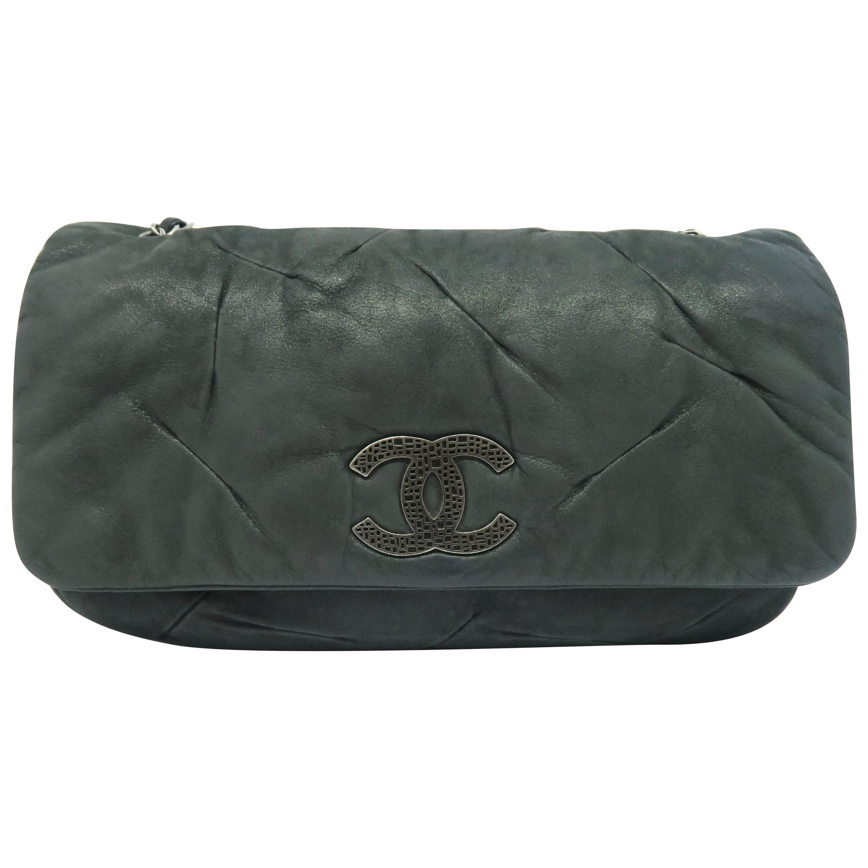 Chanel Dark Green Lambskin Leather Silver Metal Shoulder Bag For Sale