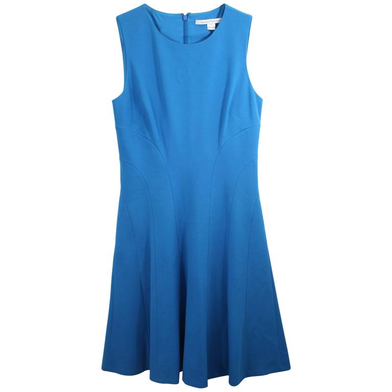 Diane von Furstenberg Lovely Blue Day Dress. Size 6 For Sale at 1stdibs