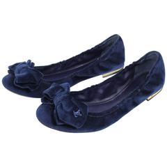 Lovely Louis Vuitton Blue Velvet Flats and Golden Heel. Size EU 41