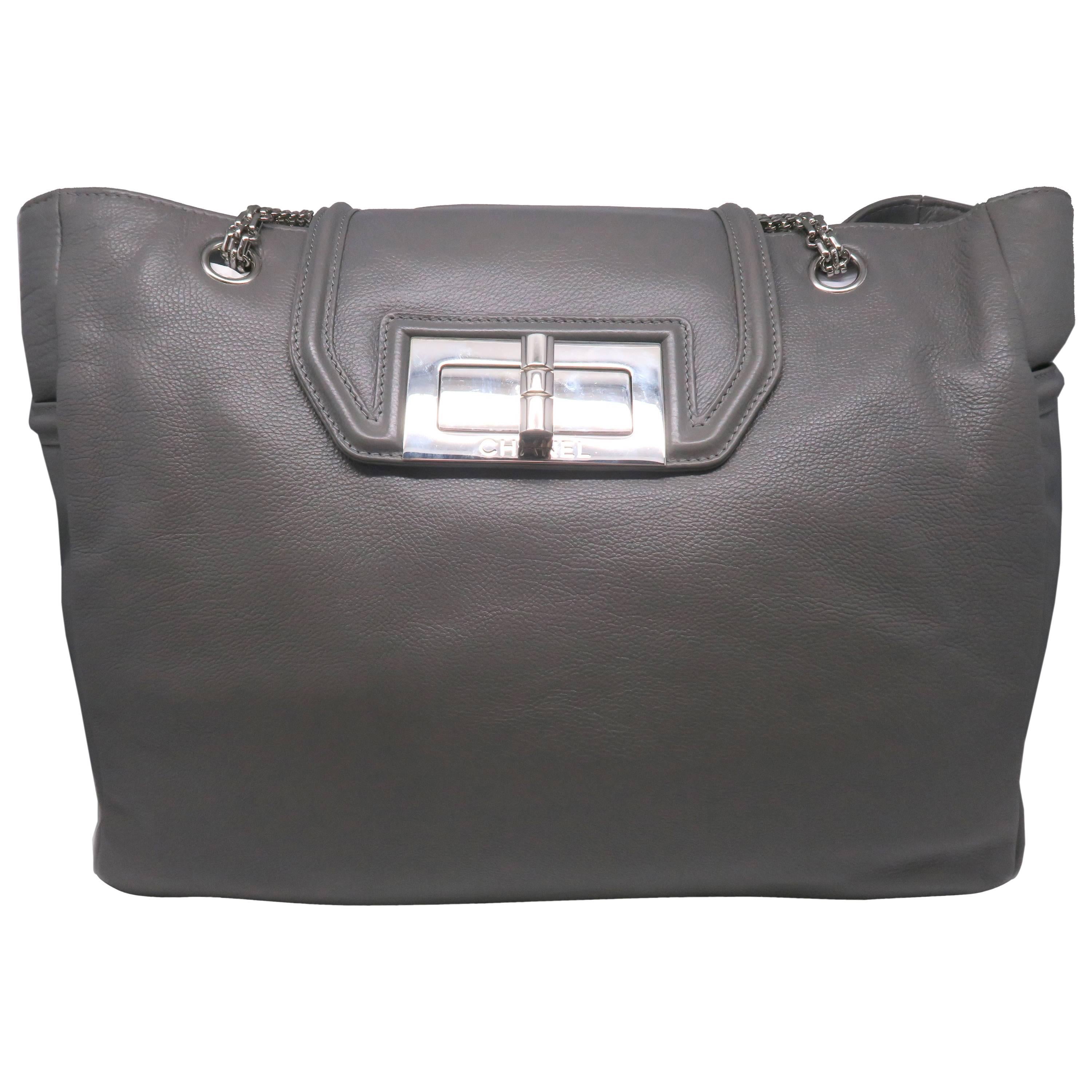 Chanel Grey Calfskin Leather Silver Metal Chain Shoulder Bag For Sale