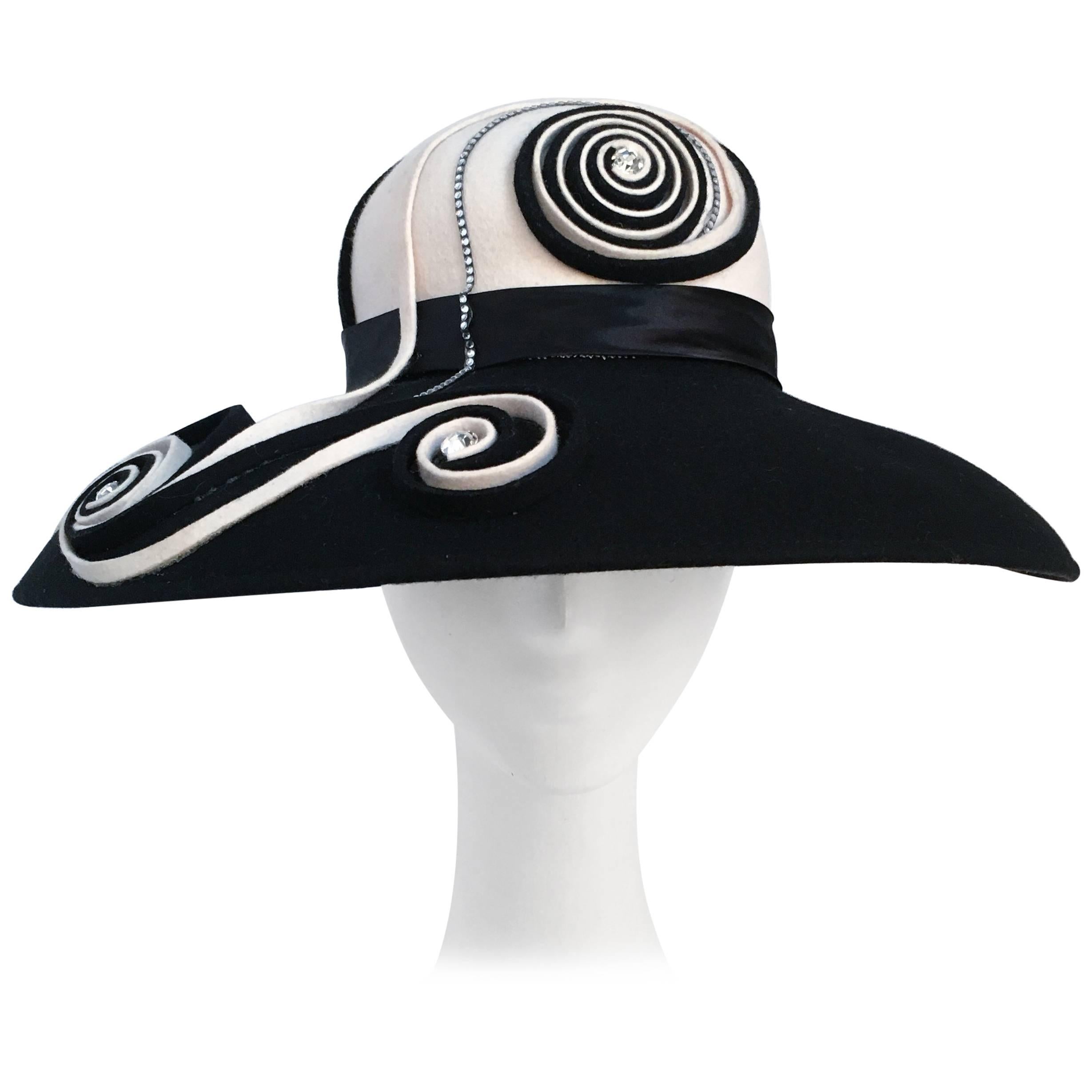 80s Black and White Wide Brim Hat w/ Spiral Detail
