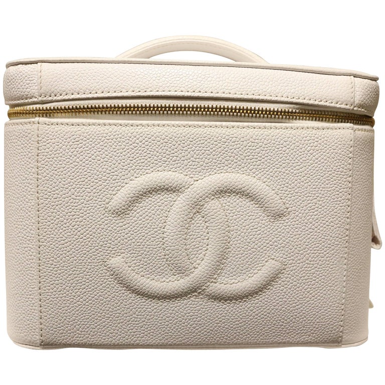 Chanel Chanel Vintage White Quilted Leather Black Logo Duffle Bag For Sale  at 1stdibs