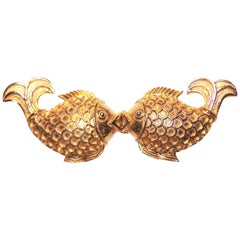 Adorable boucles de ceinture 1975 Mimi di N Gold Kissing Fish