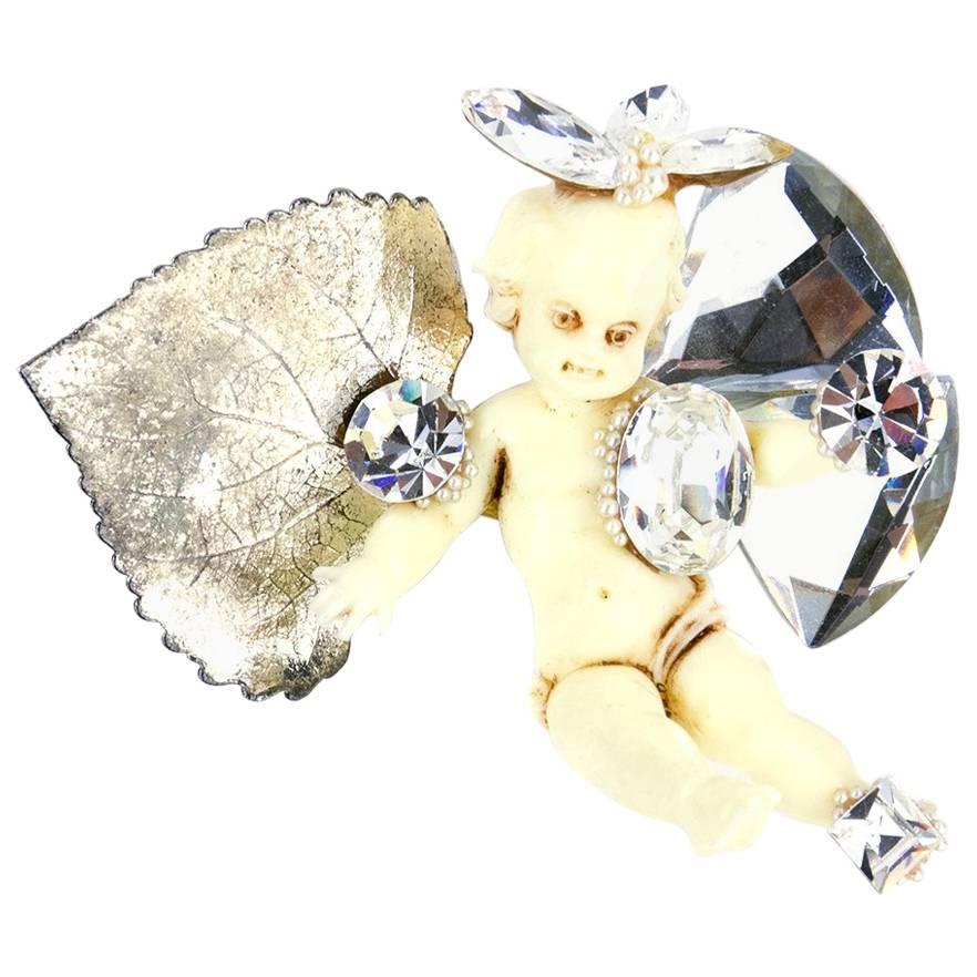 80s Wendy Gell Putti Brooch with Leaf For Sale