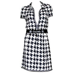 Iconic Chanel CC Signature Logo Lesage Fantasy Tweed Skirt Suit 6