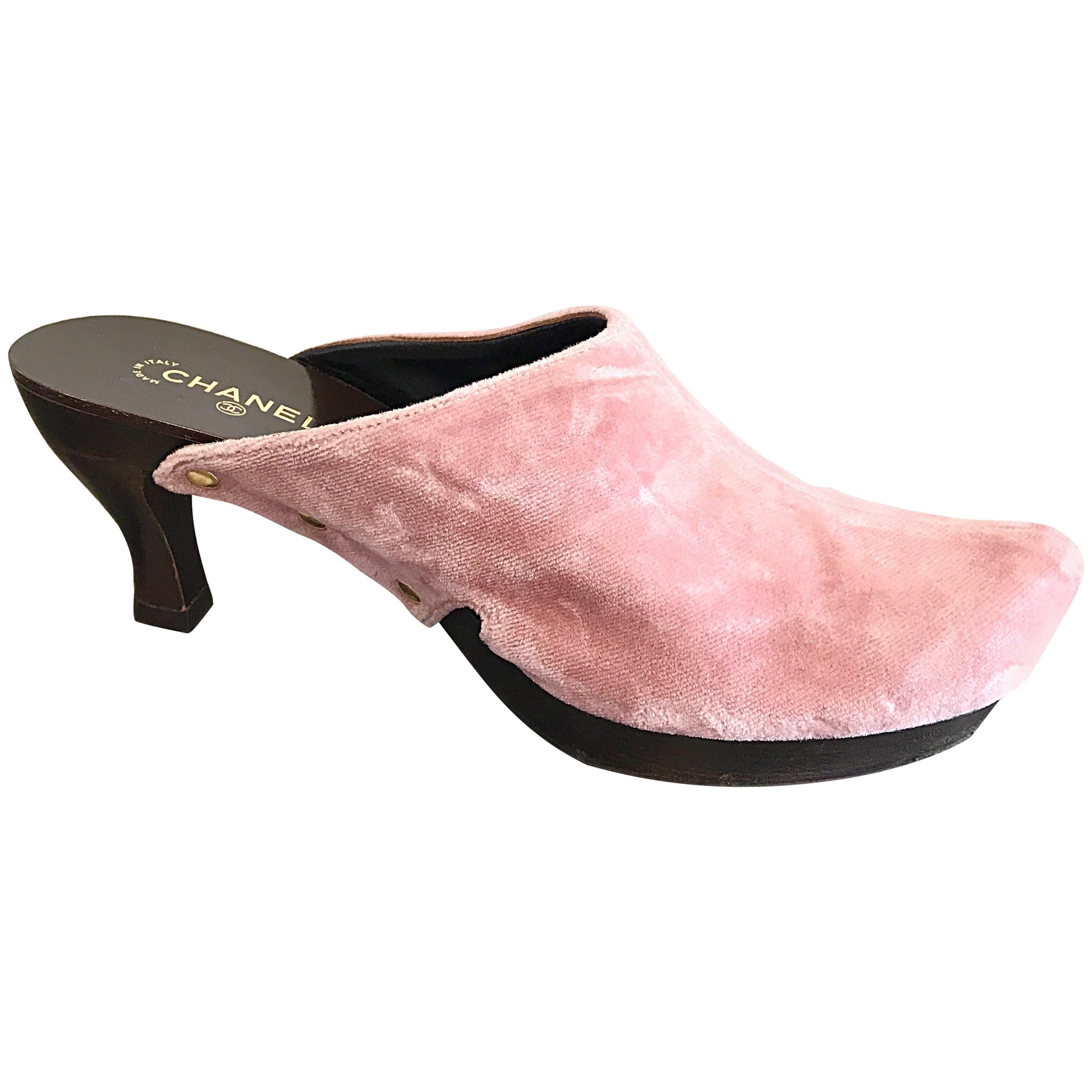 1990s Chanel Vintage Pink Velvet Size 37.5 / 7.5 High Heel 90s Clogs / Shoes