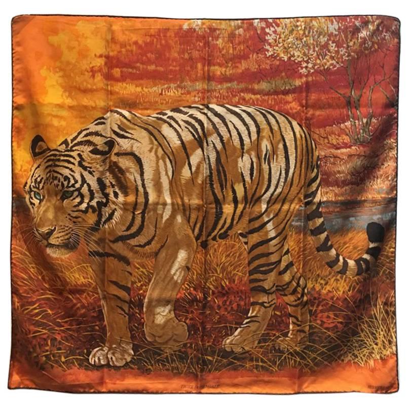 RARE COLLECTIF Hermès Tigre du Bengale Écharpe en soie de tigre du Bengale