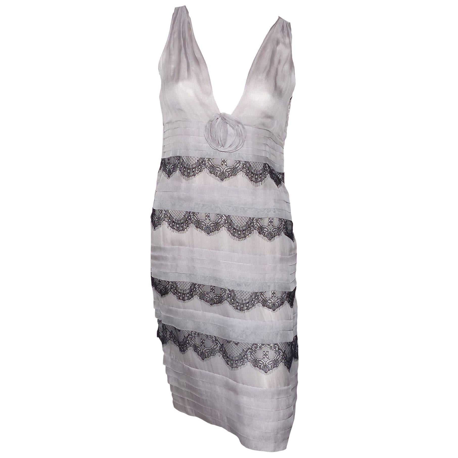 EFFET HAUTE COUTURE  Valentino Grey Silk Dress and  Black Lace  / SUBLIME 