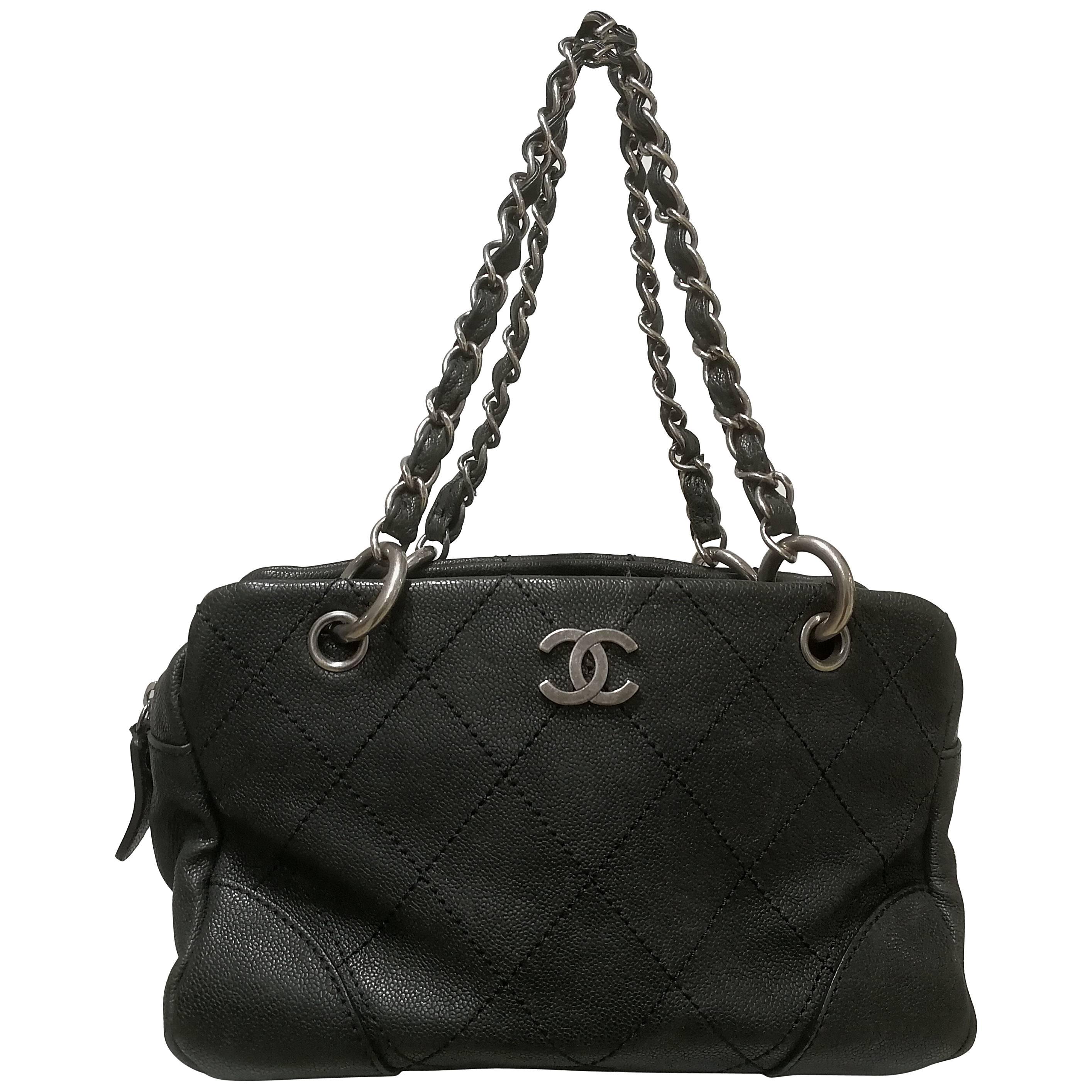 Chanel Black leather silver Hardware Shoulder Bag