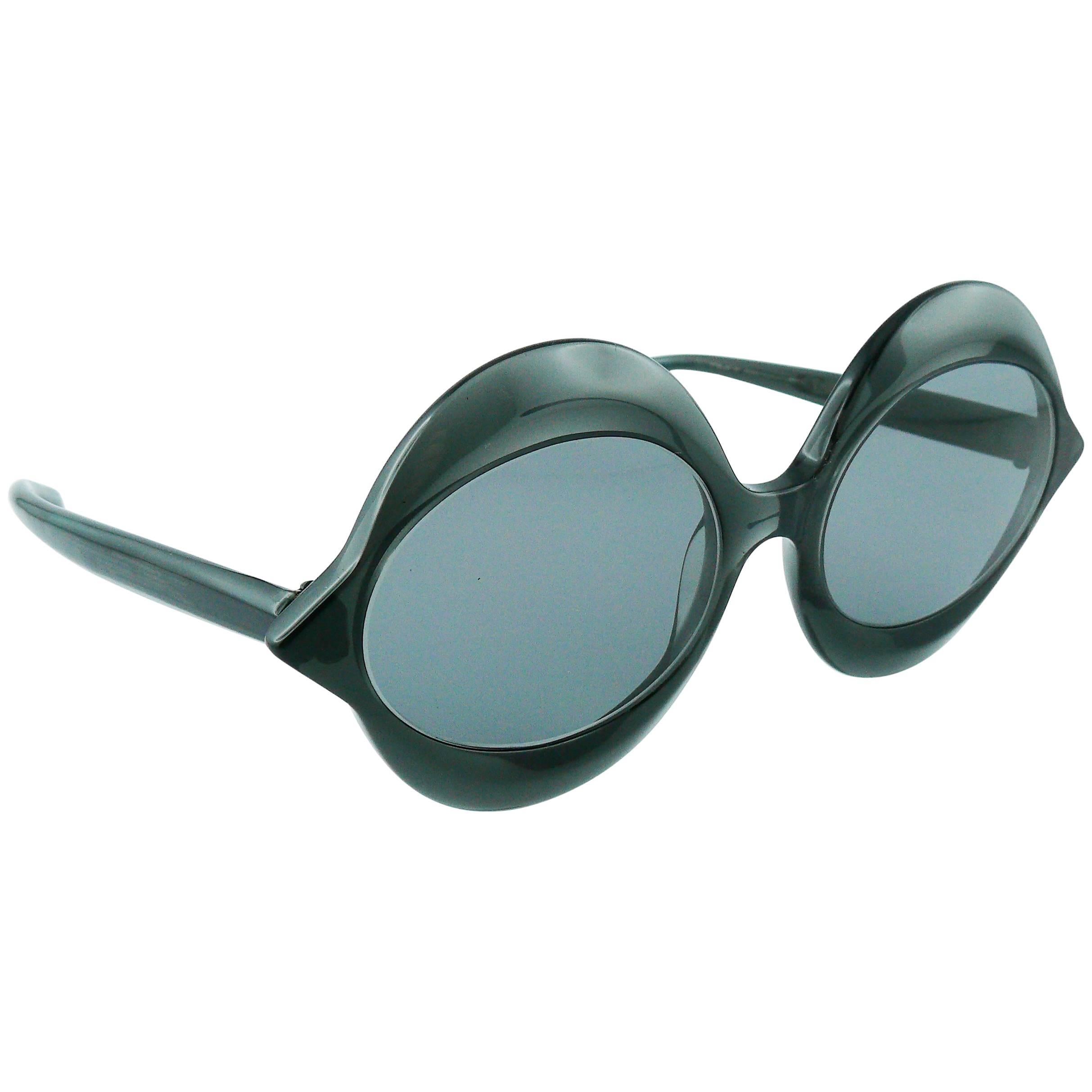 Pierre Cardin Vintage Iconic Kiss Black Sunglasses