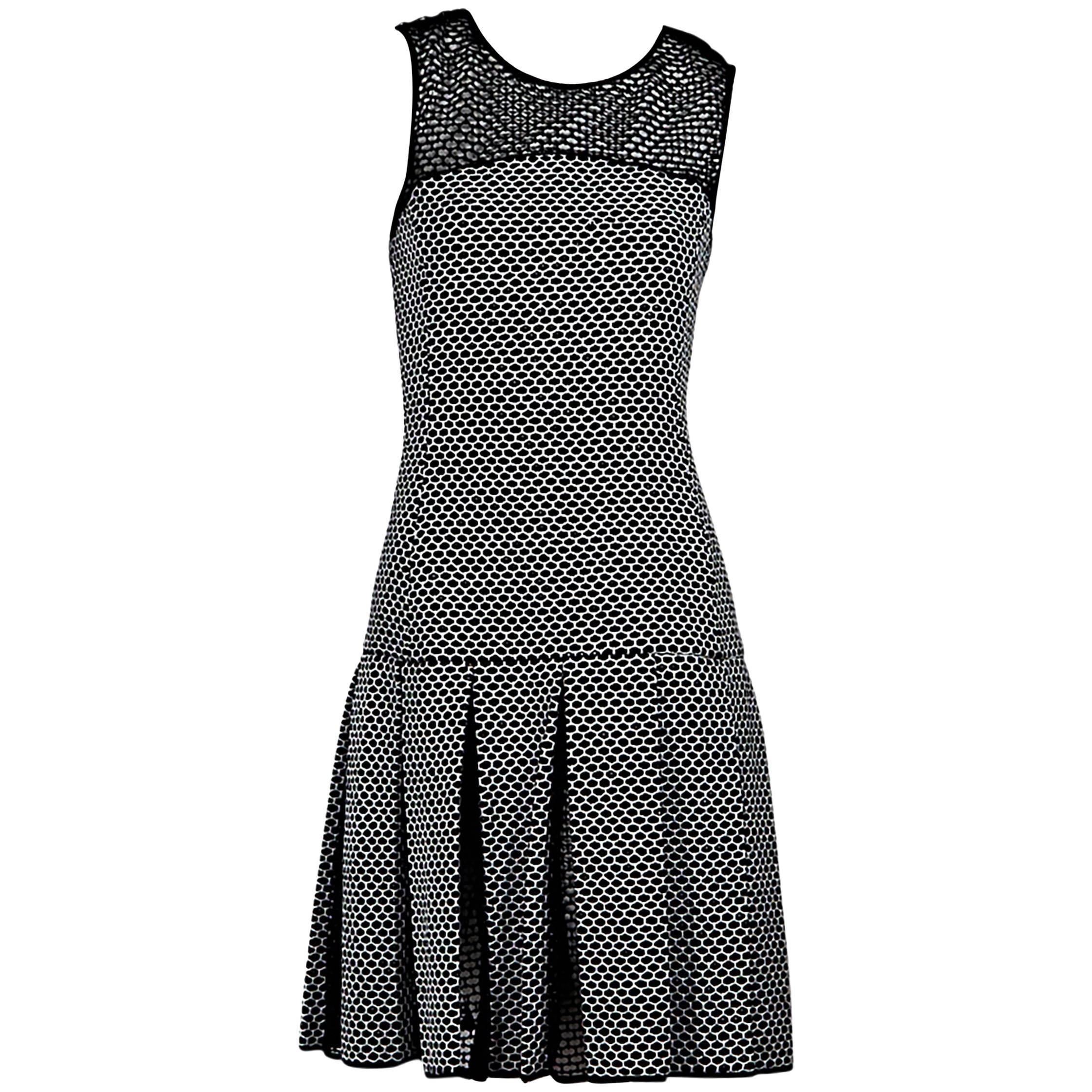 Black & White Oscar de la Renta Drop-Waist Dress