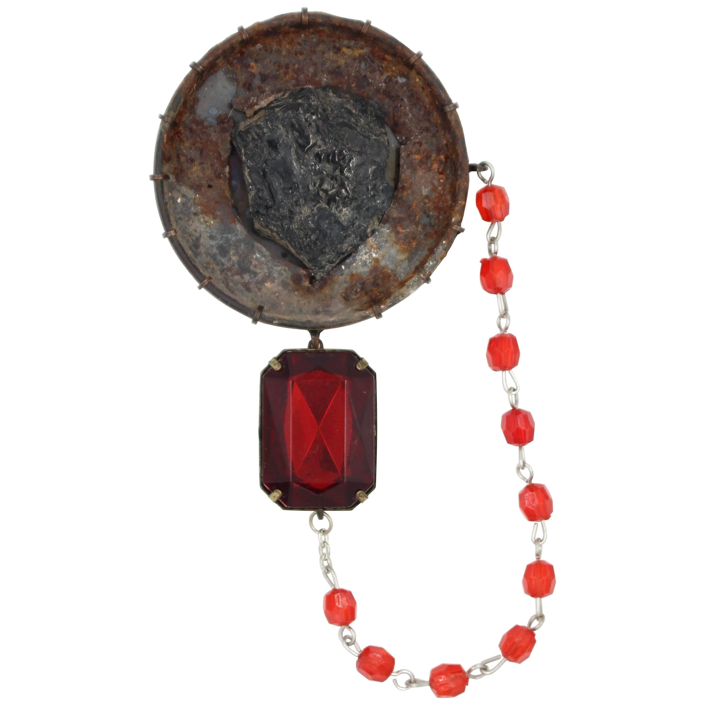 Rust/Onyx/Red Bead Brooch For Sale