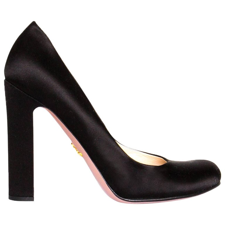 PRADA 26S BOWLING-STYLE HIGH HEELS 70MM IN BLACK CALFSKIN