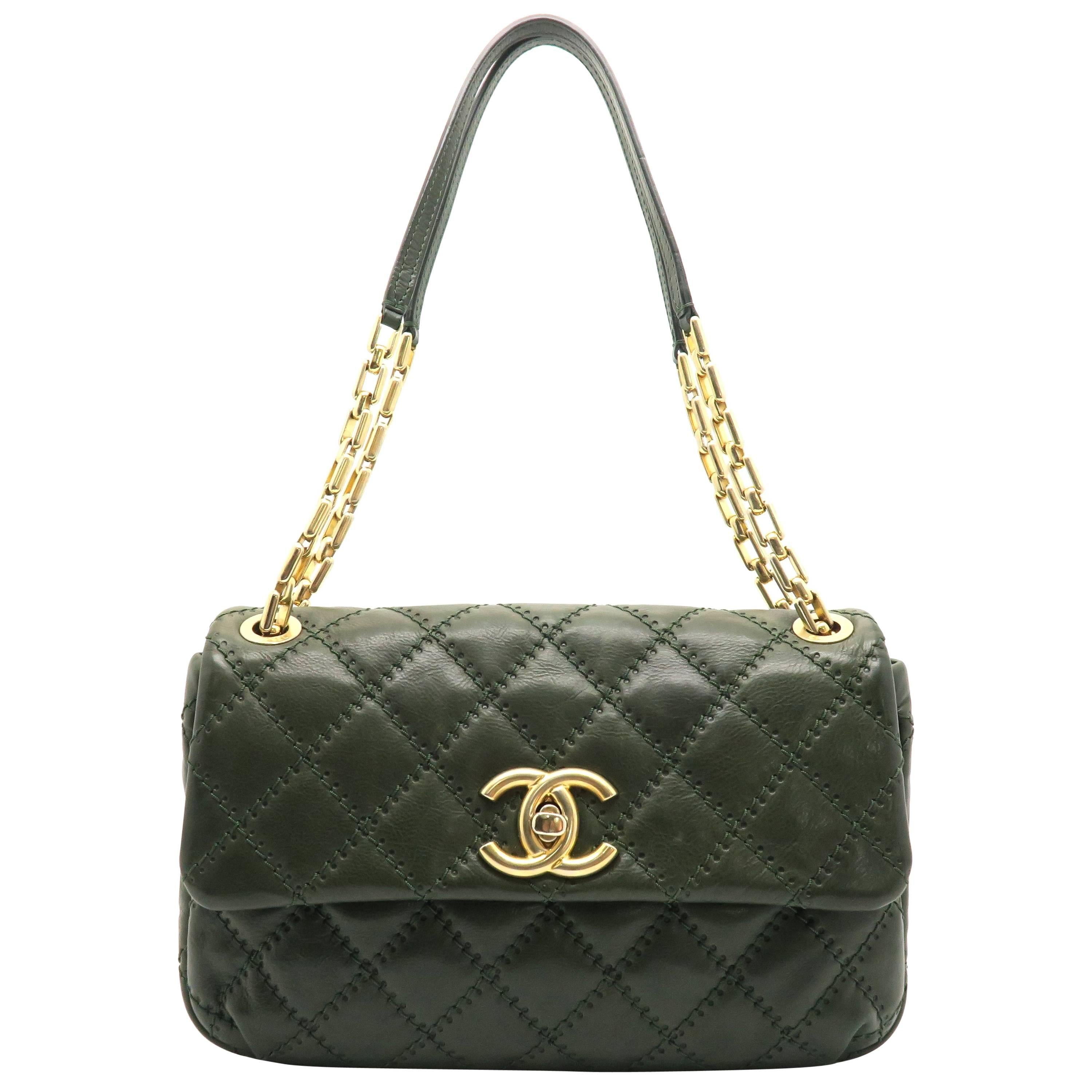 Chanel Green Quilting Calfskin Leather Gold Metal Chain Shoulder Bag For Sale