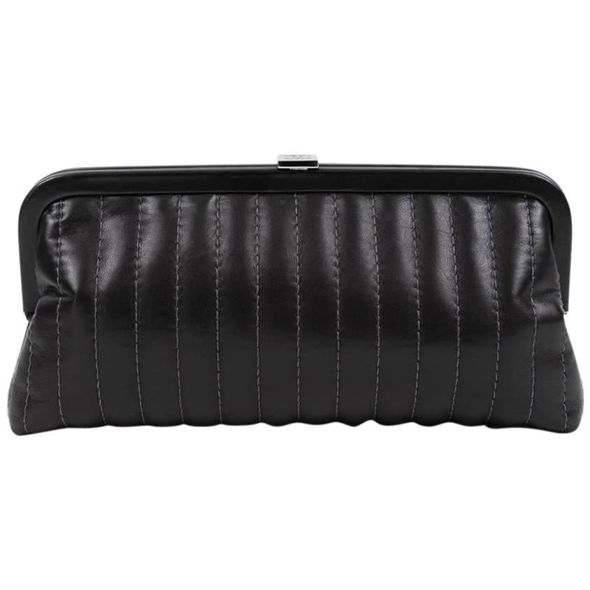 CHANEL Clutch in Black Smooth Lamb Leather