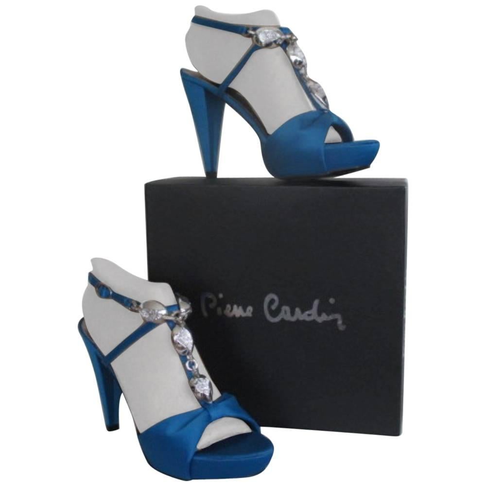 Pierre Cardin New Old Stock Blue platform heels