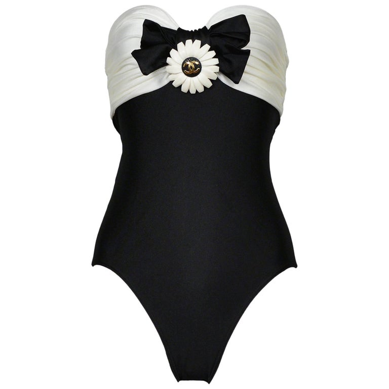 Chanel Sculptural Daisy Charm and Bow Black and White Swimsuit - Never Worn  at 1stDibs  chanel black and white swimsuit, chanel bikini black and  white, chanel black and white bathing suit