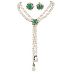 Vendome faux pearl 'lariatt' style necklace, and earrings, 1960s