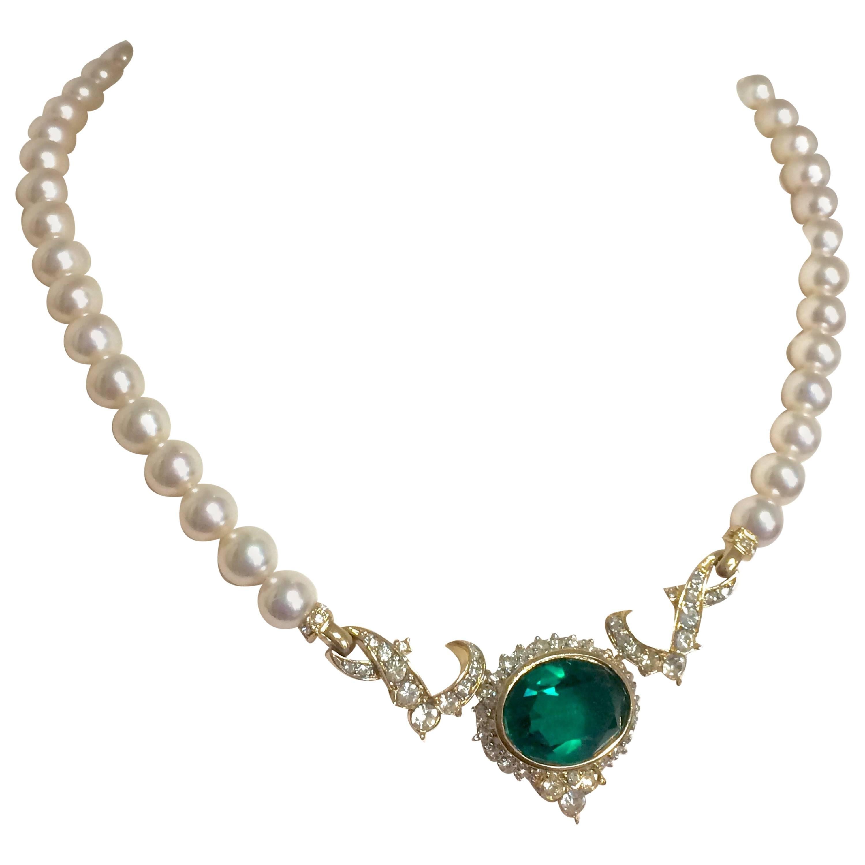 MINT. Vintage Nina Ricci faux pearl necklace with green Swarovski pendant top. For Sale