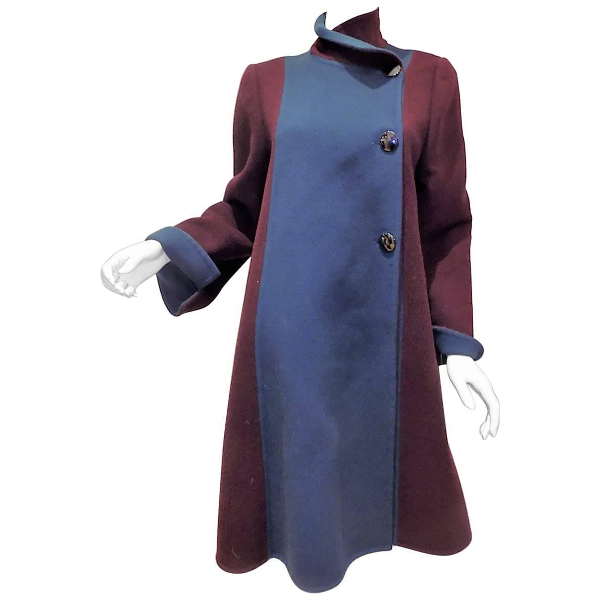 Beautiful structured Pauline Trigere two tone wool coat  For Sale