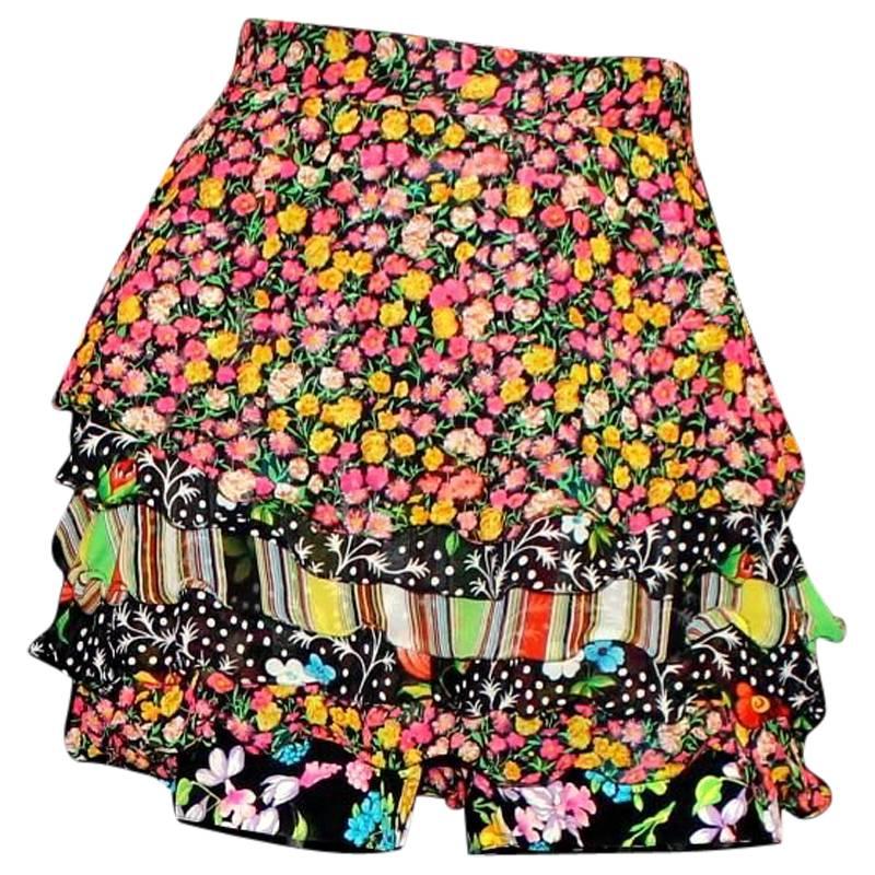 Collector's Gianni Versace Couture 1993 Floral Printed Silk Shorts Skirt