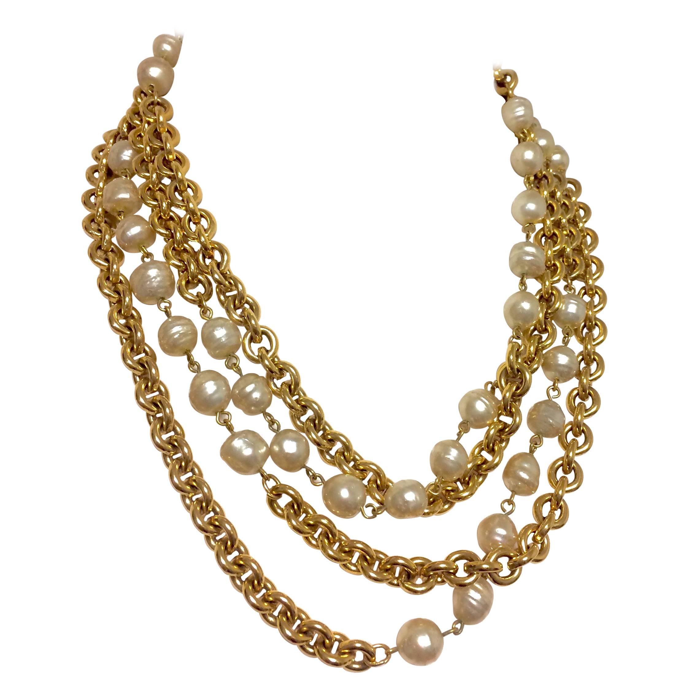  Vintage CHANEL double layer long chain necklace with baroque faux pearls.