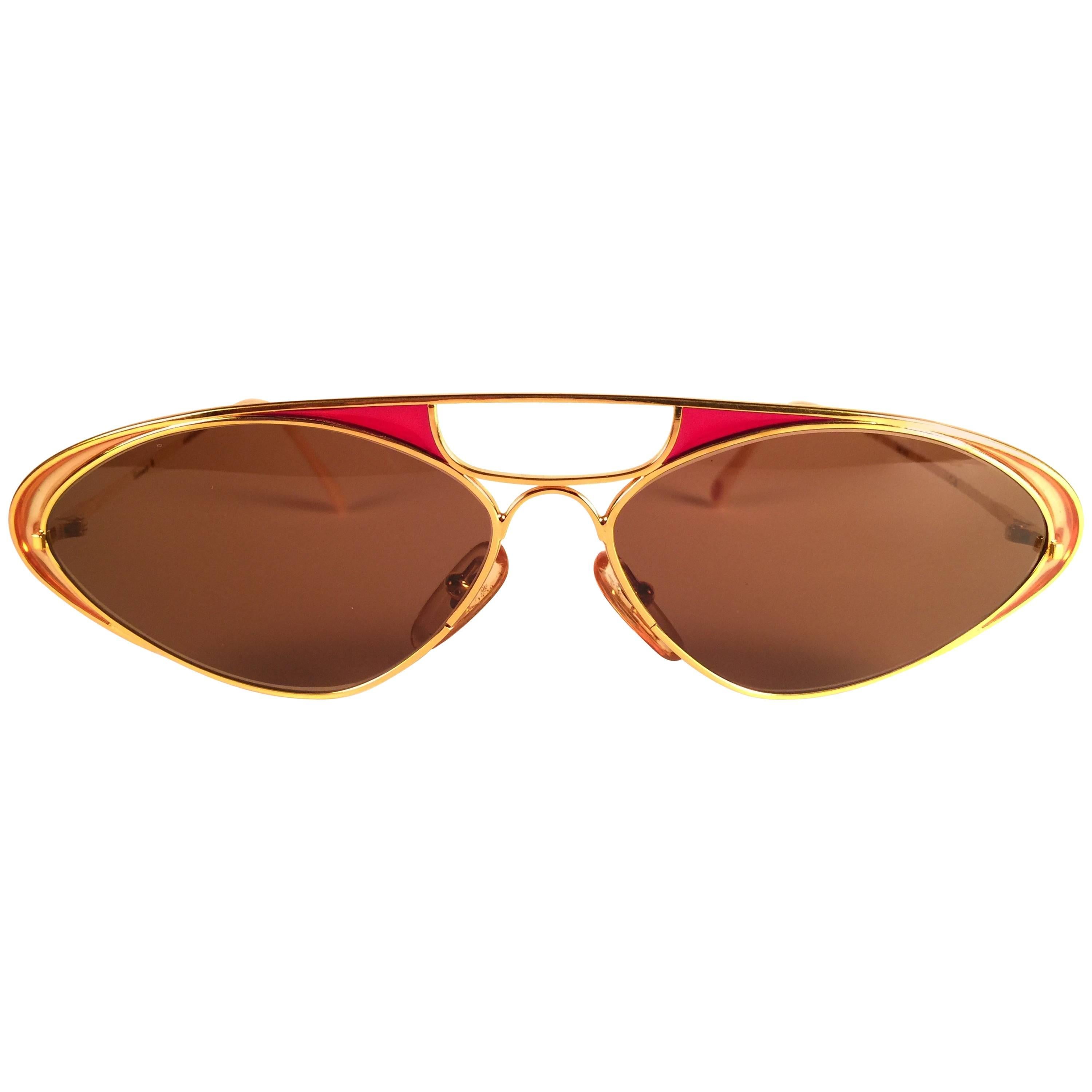 New Vintage Casanova Enamel Gold Frame Brown Lens 1980 Sunglasses