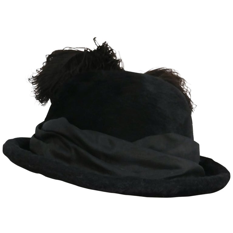 1910s Edwardian Black Hat w/ Silk Ribbon & Ostrich Feather Trim For Sale