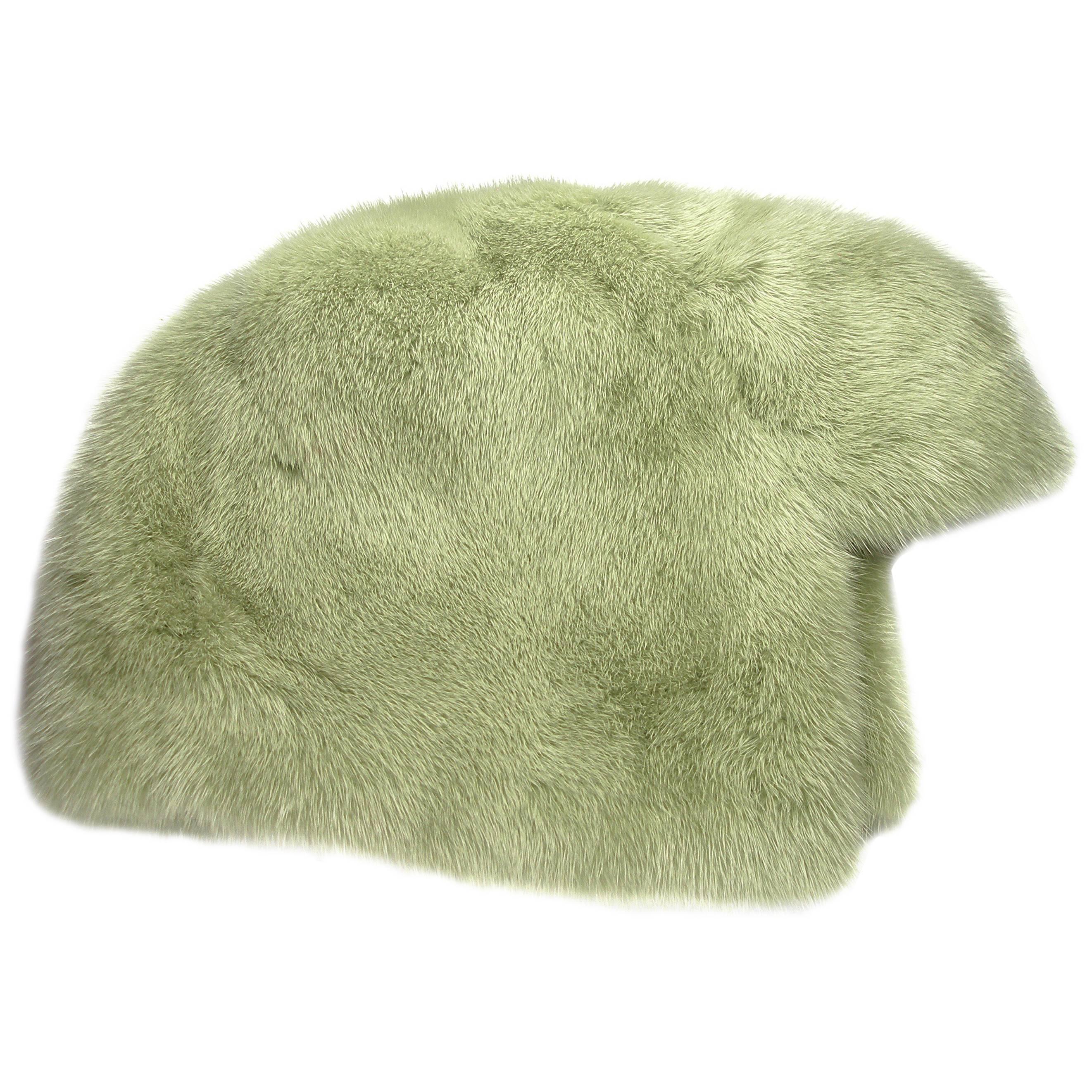 RARE The Anna Wintour Chanel's Hat Chapka Fox Fur One Size Rétail price  3450 € at 1stDibs | anna wintour hat, chanel fur hat, anna wintour fur