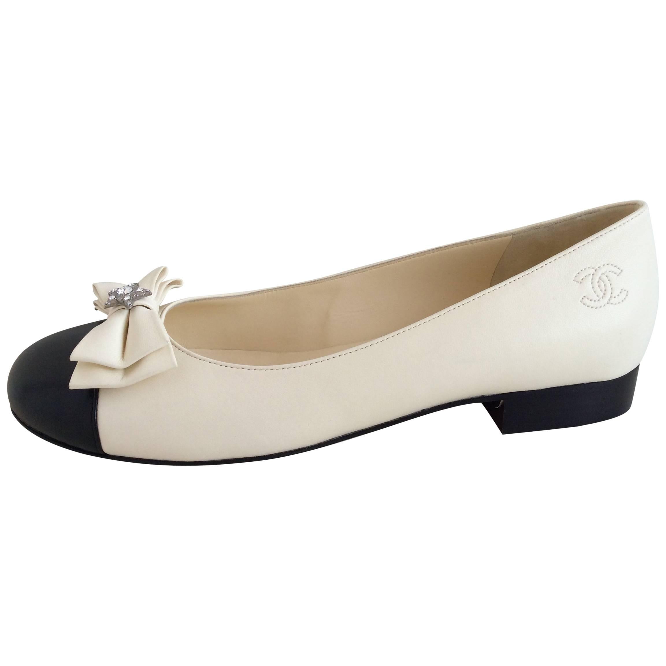 Chanel White Ballerina Flats With Black Toe Sz 37.5