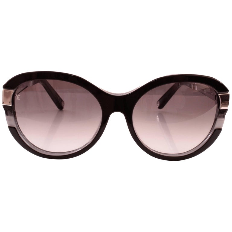 Iconic Louis Vuitton Petit Soupçon Cat Eye Sunglasses Black + Case Z0489W  2014 at 1stDibs