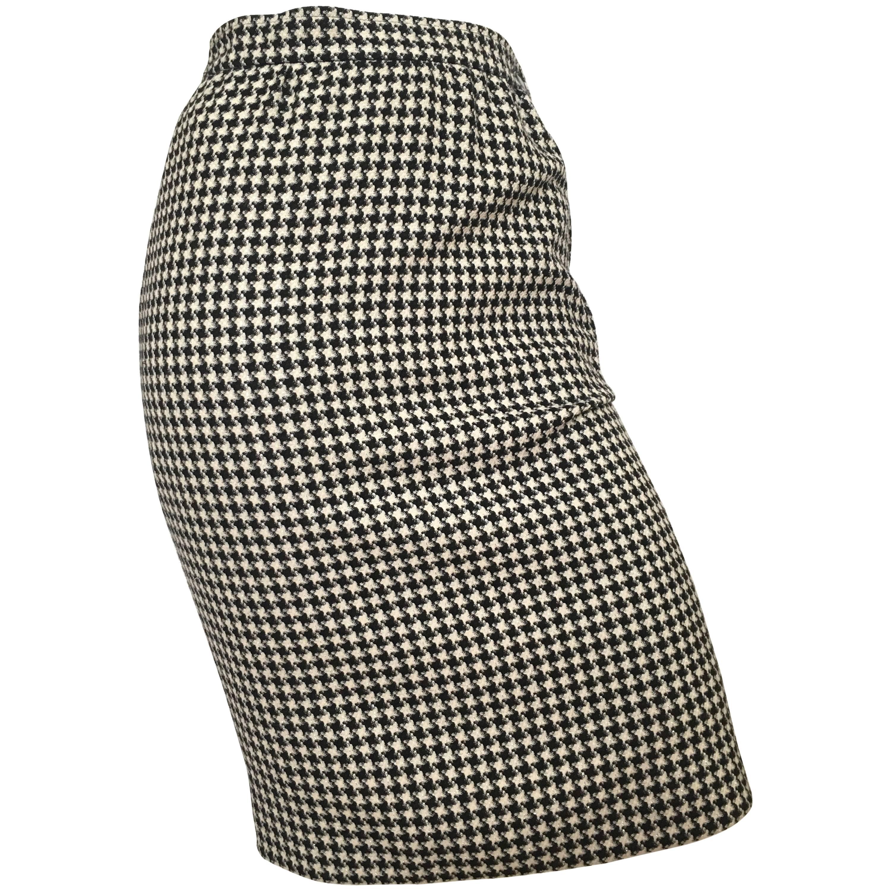 Emanuel Ungaro  Houndstooth Pencil Skirt Size 4. For Sale