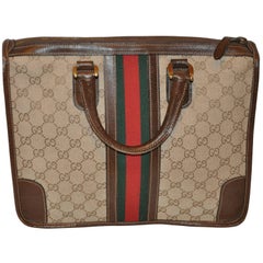 Gucci ""GG"" Segeltuch mit charakteristischen Streifen und Reißverschluss oben