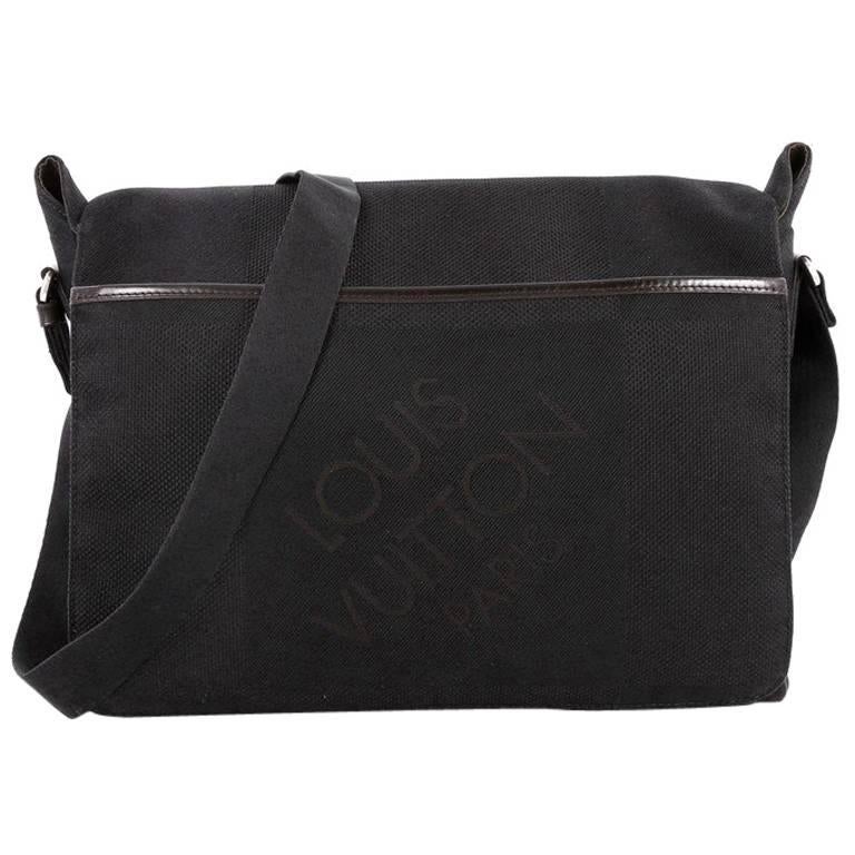 Louis Vuitton Geant Messenger Bag Limited Edition Canvas