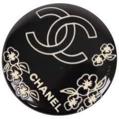 Chanel Resin Button Brooch - black