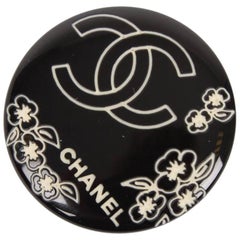 Chanel Resin Button Brooch - black 11