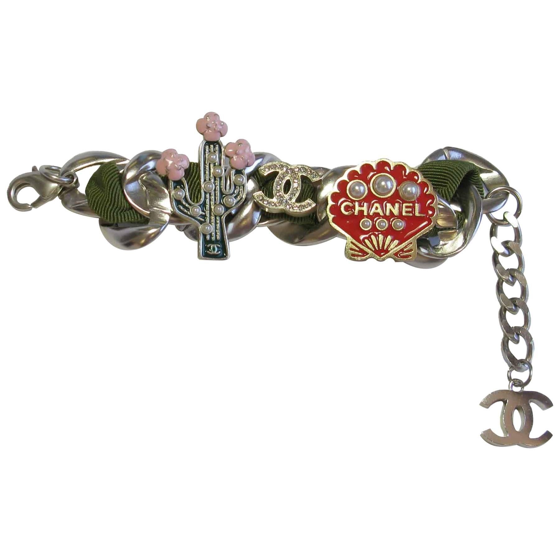 Collector CHANEL 
Paris Cuba
 Bracelet with Charms