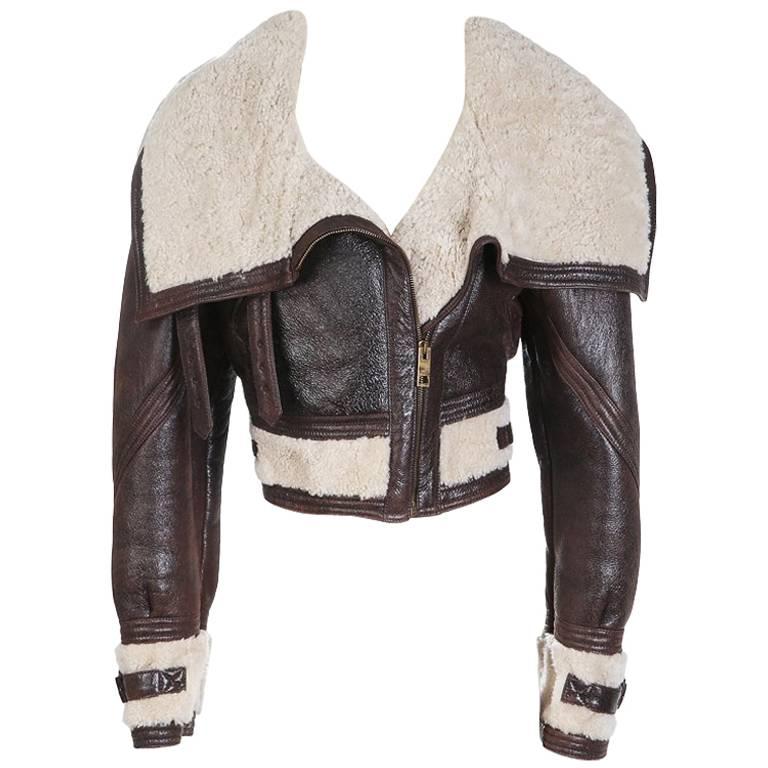 Blouson aviateur court en cuir et peau de mouton brun foncé Burberry sur  1stDibs