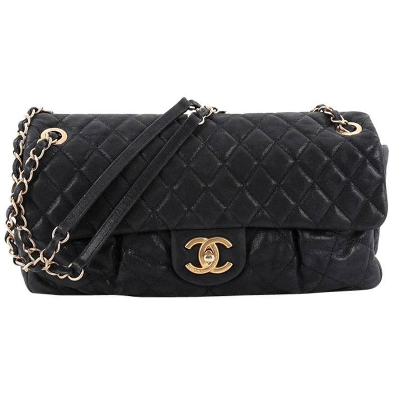Chanel Chic Quilt Flap Bag Quilted Iridescent Calfskin Small Red