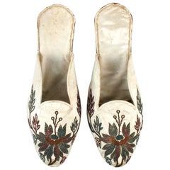 Vintage Handmade Indian Silk Floral Embroidered Flat-Heeled Mules