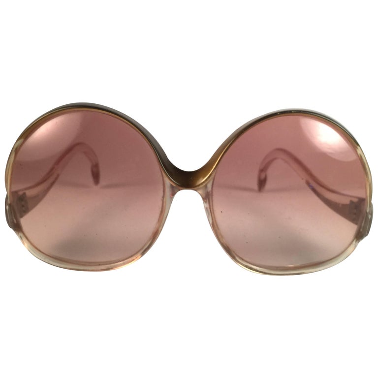 Mint Vintage Balenciaga Clear and Gold Oversized Sunglasses 1970's at  1stDibs | vintage balenciaga sunglasses, 1970s sunglasses, balenciaga bug  eye glasses