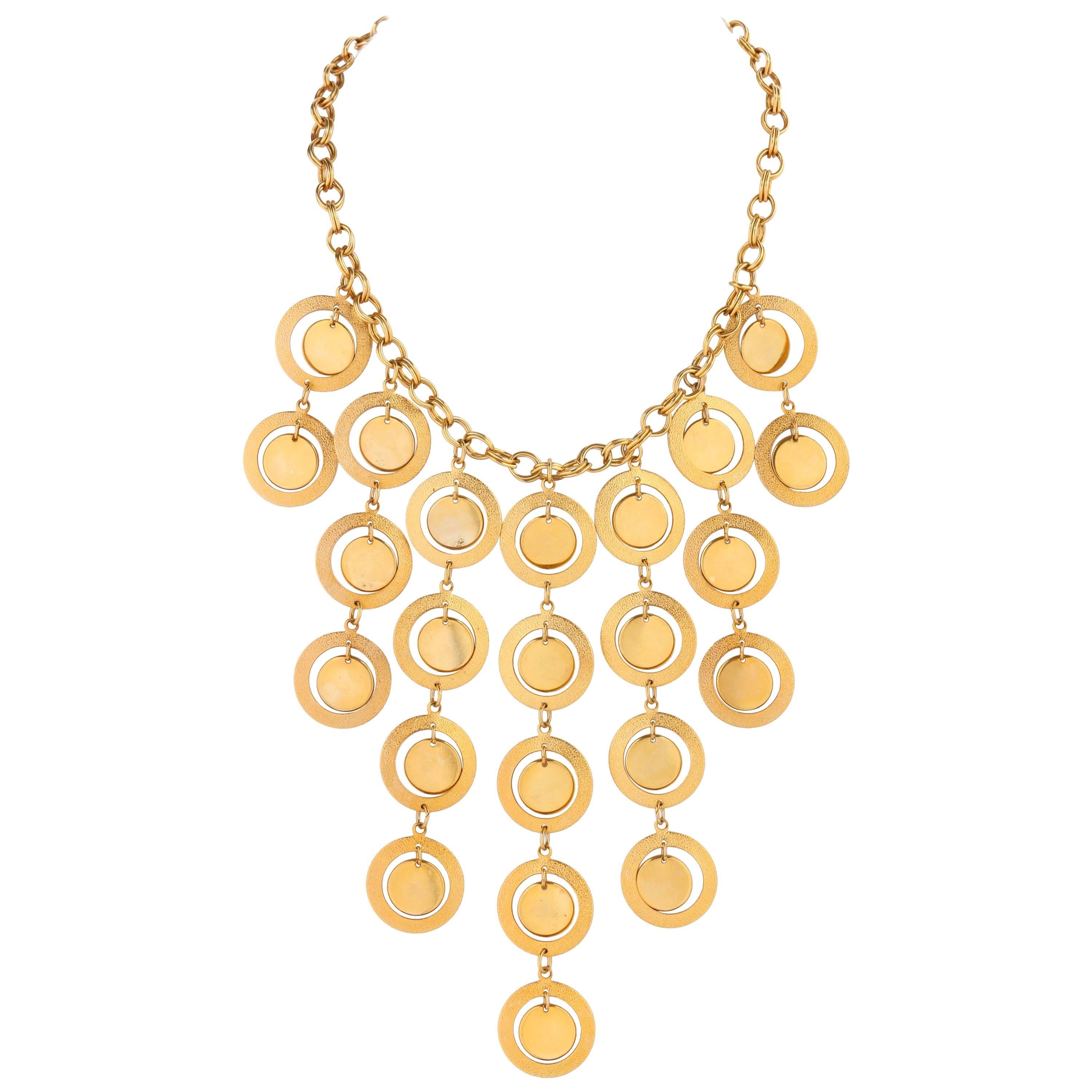 PIERRE CARDIN ca. 1960er Jahre Gold Modernistische Scheiben-Kronleuchter Bib-Halskette im Angebot