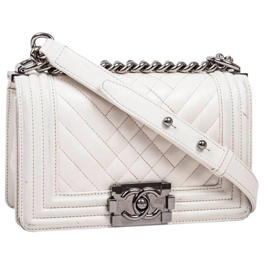 CHANEL 'Boy' Flap Bag in Quilted White Leather