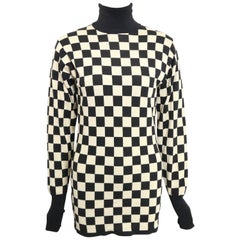 Moschino Black and White Wool Check Pattern Turtleneck Sweater (Pull à col roulé en laine à carreaux noir et blanc)