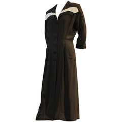 Fred A. Block - Robe chemise en crêpe noir à taille basse avec ornements perlés bleu pâle, fin des années 1940