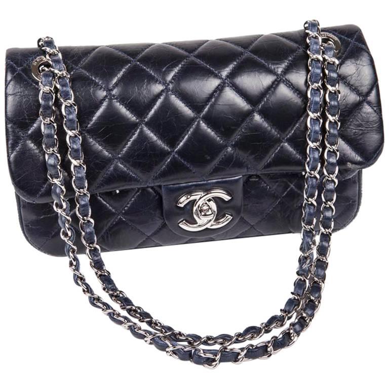 CHANEL Flap Bag in Bi-Material Navy Blue Tweed and Quilted Leather