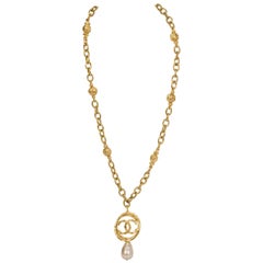 1980's VIntage Chanel Pearl Drop Pendant Necklace