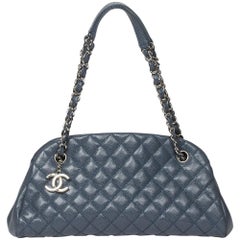 Chanel Handbag in light blue caviar quilted calf leather 8
